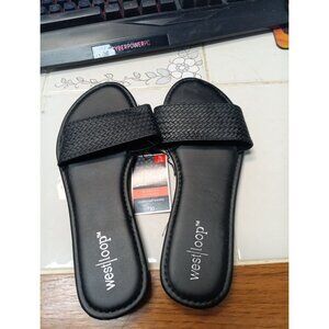 Sandals West Loop Women’s Flat Flip Flops Black with basket weave Size Small 5/6